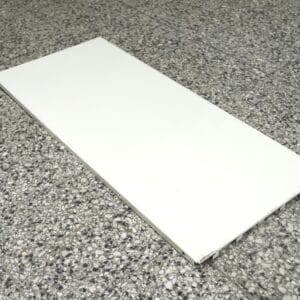 Myymälähyllystön taustapelti, 89cm x 38,5cm