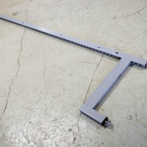 Hestra-myymälähyllystön L-jalka, 228cm Hestra-myymälähyllystön L-jalka, 228cm