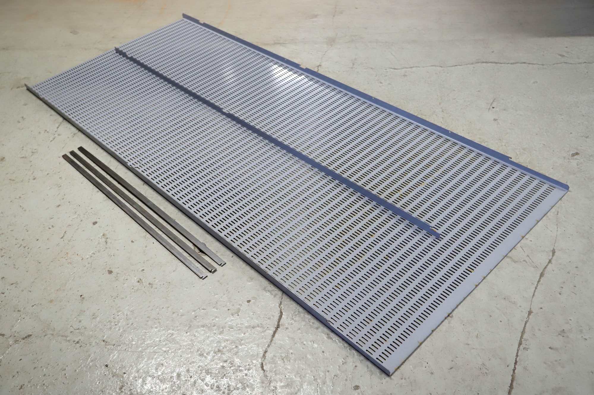 Hestra-myymälähyllystön taustapelti / reikälevy, 208cm x 87cm