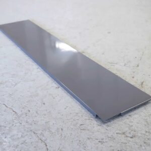 Hestra-myymälähyllystön potkupelti, 90cm