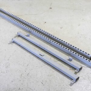 Hestra-myymälähyllystön päätylevyn kannakkeet ja tolpat