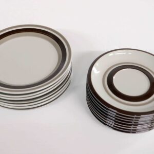 Arabia Pirtti -pullalautaset (7 kpl) ja -tassit (8 kpl)