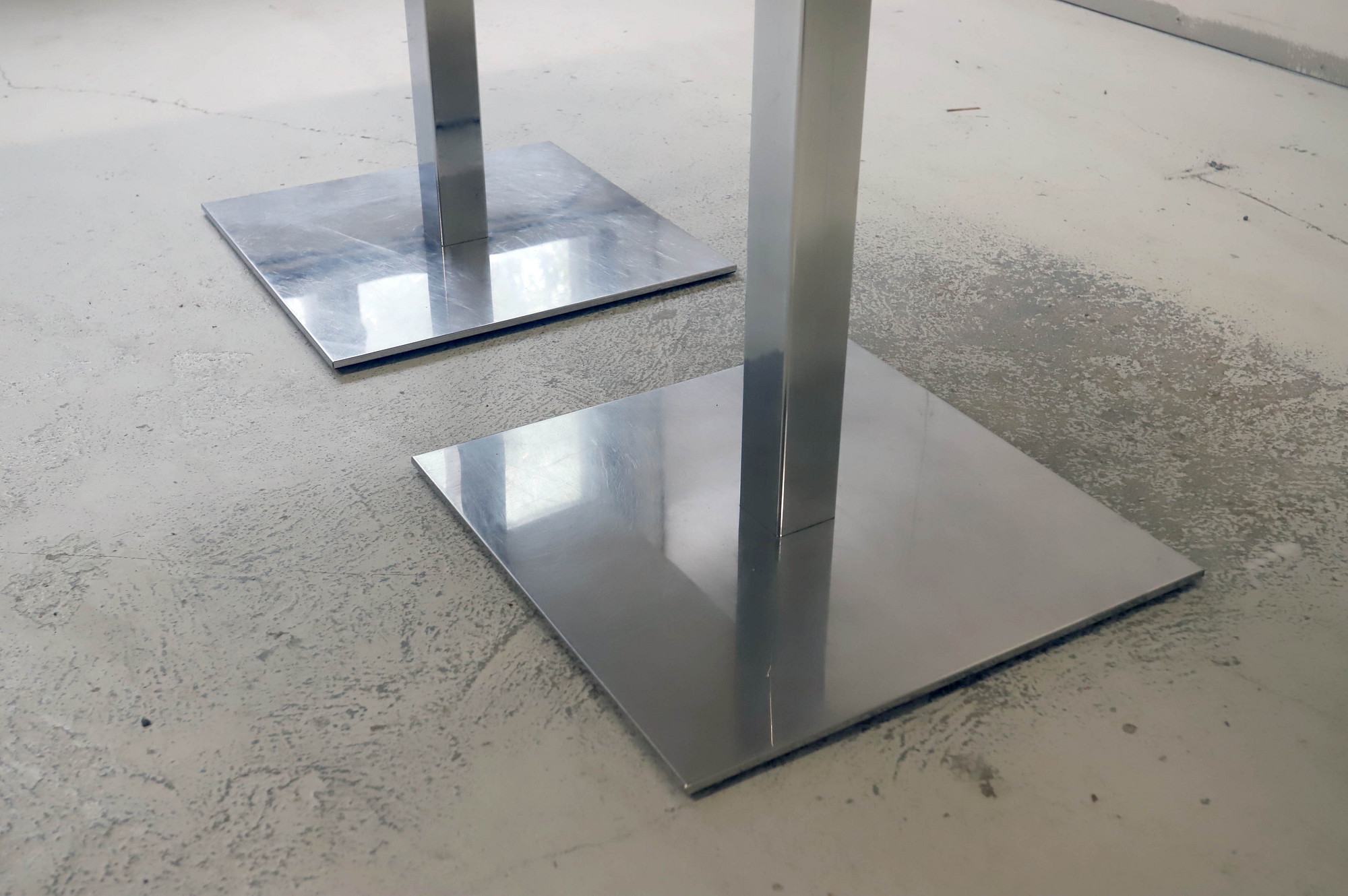 Iskun pöytäryhmä neljälle henkilölle