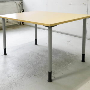Iskun työpöytä, 120cm x 80cm