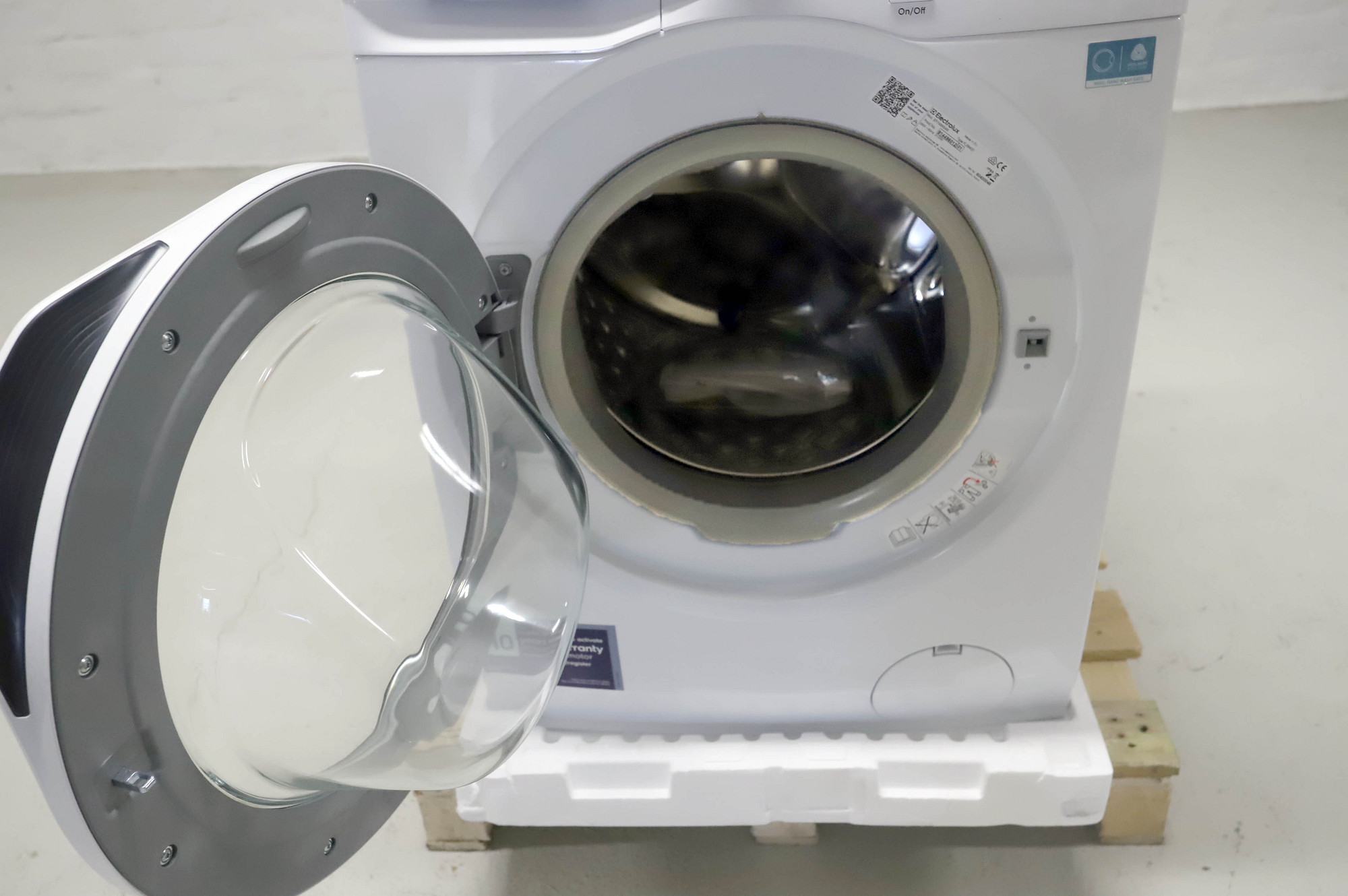 Electrolux EFI743WX4W 700 SteamCare pyykinpesukone 10,5 kg – käyttämätön - Image 9