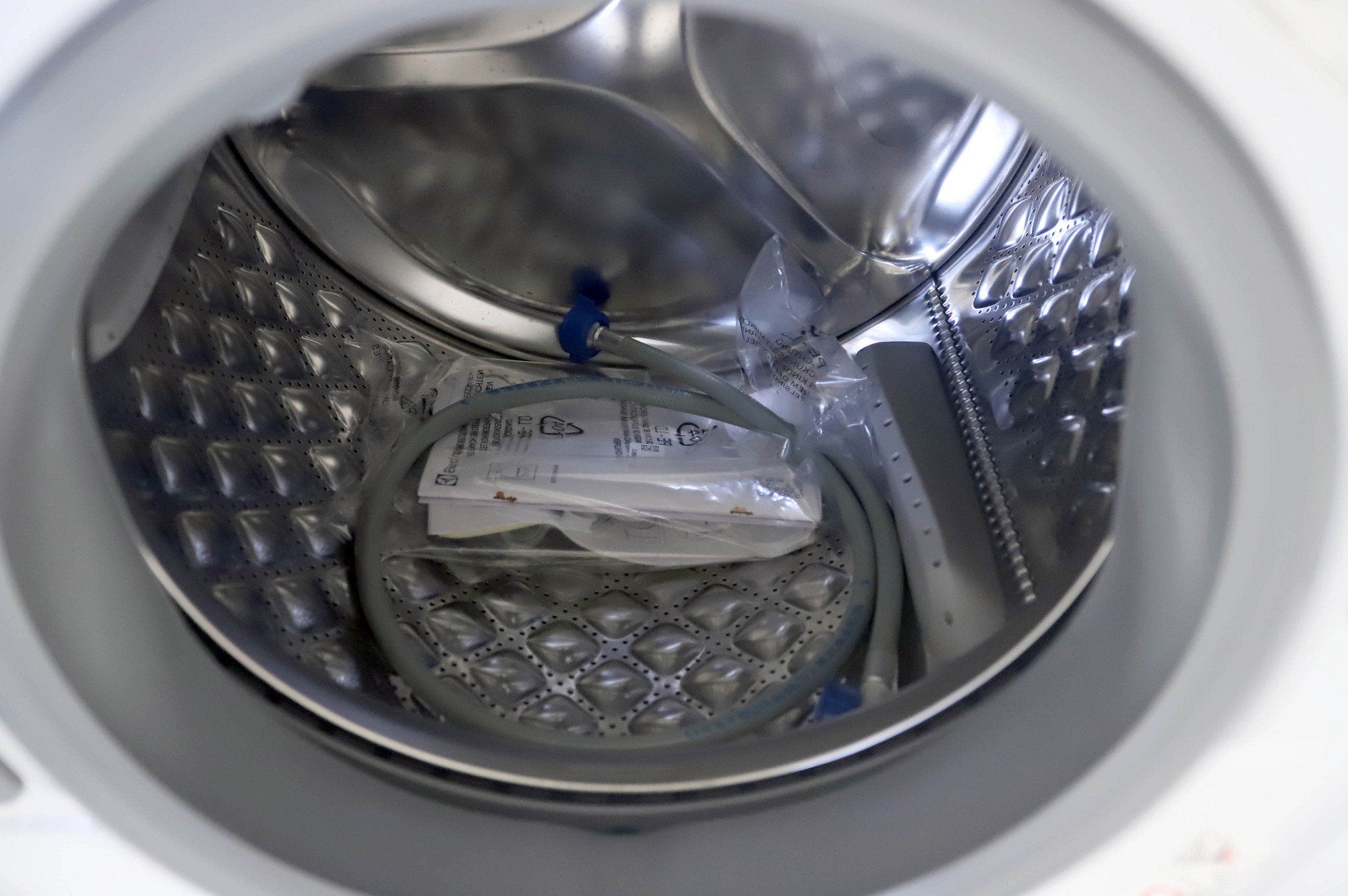 Electrolux EFI743WX4W 700 SteamCare pyykinpesukone 10,5 kg – käyttämätön - Image 10