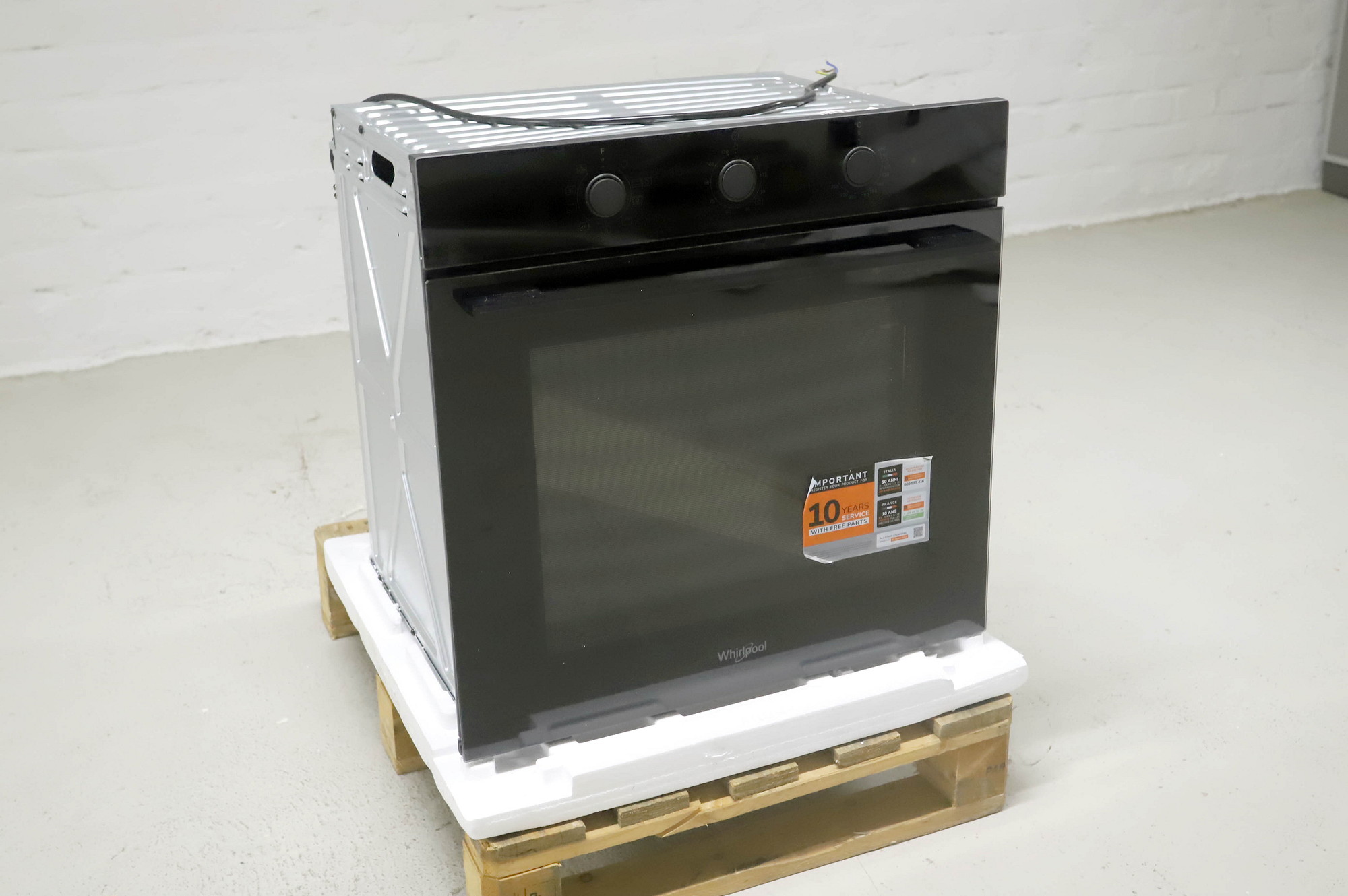 Whirlpool OMK38HU0B erillisuuni, musta – käyttämätön - Image 3