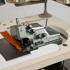 Yamato DCZ-361A-D2 5-lankainen teollisuussaumuri pöydällä – 380 V