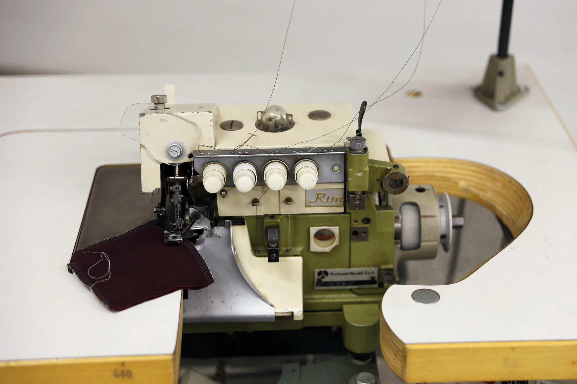 Rimoldi 527-00-2CS-01 4-lankainen teollisuussaumuri – 230 V