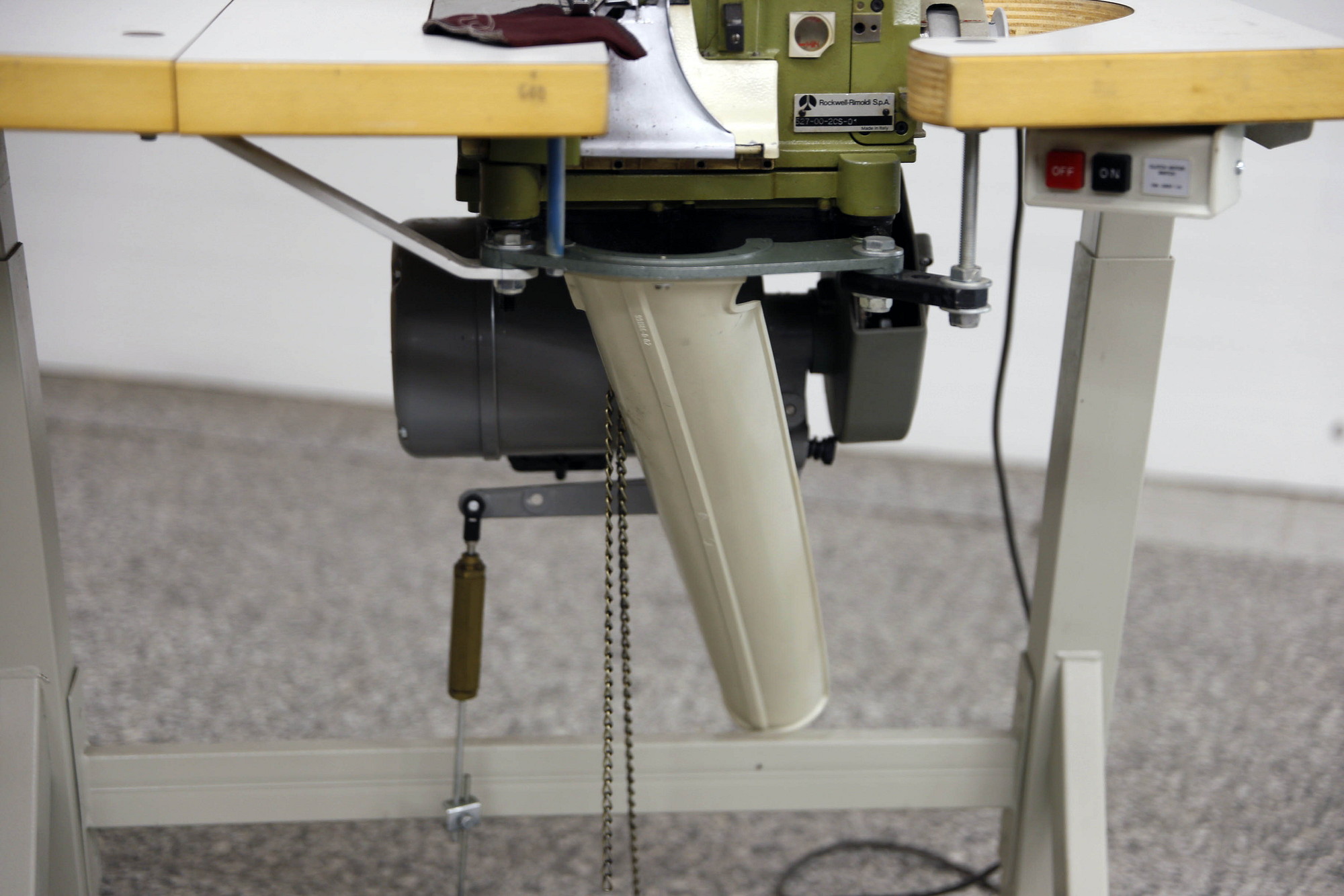 Rimoldi 527-00-2CS-01 4-lankainen teollisuussaumuri – 230 V