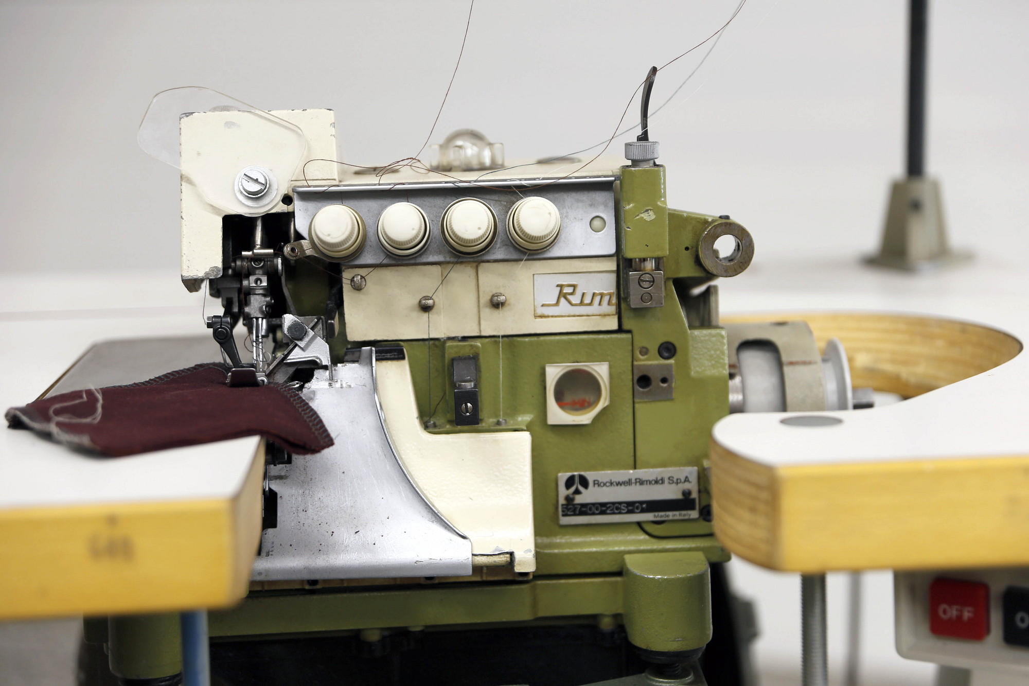Rimoldi 527-00-2CS-01 4-lankainen teollisuussaumuri – 230 V