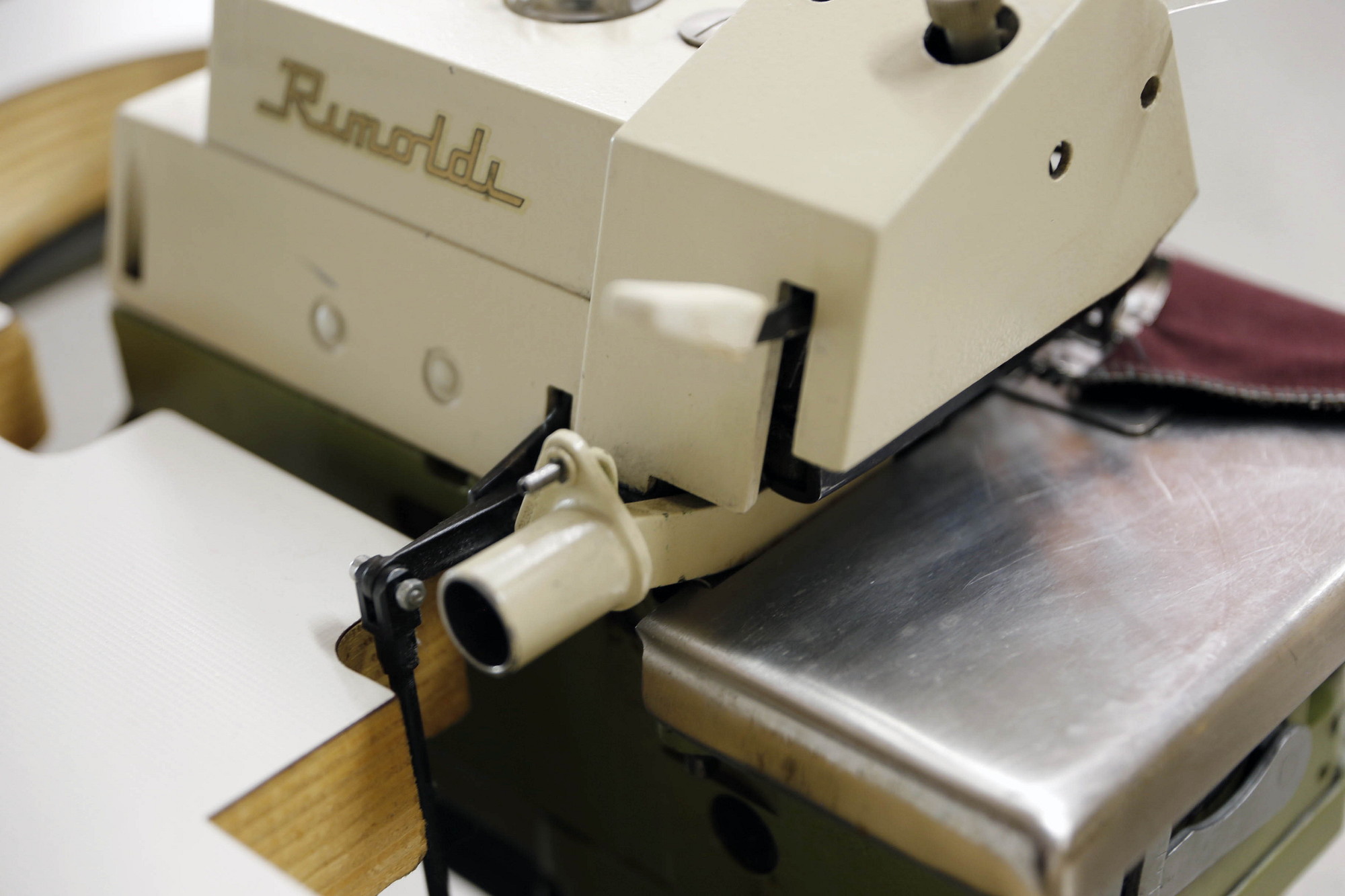 Rimoldi 527-00-2CS-01 4-lankainen teollisuussaumuri – 230 V