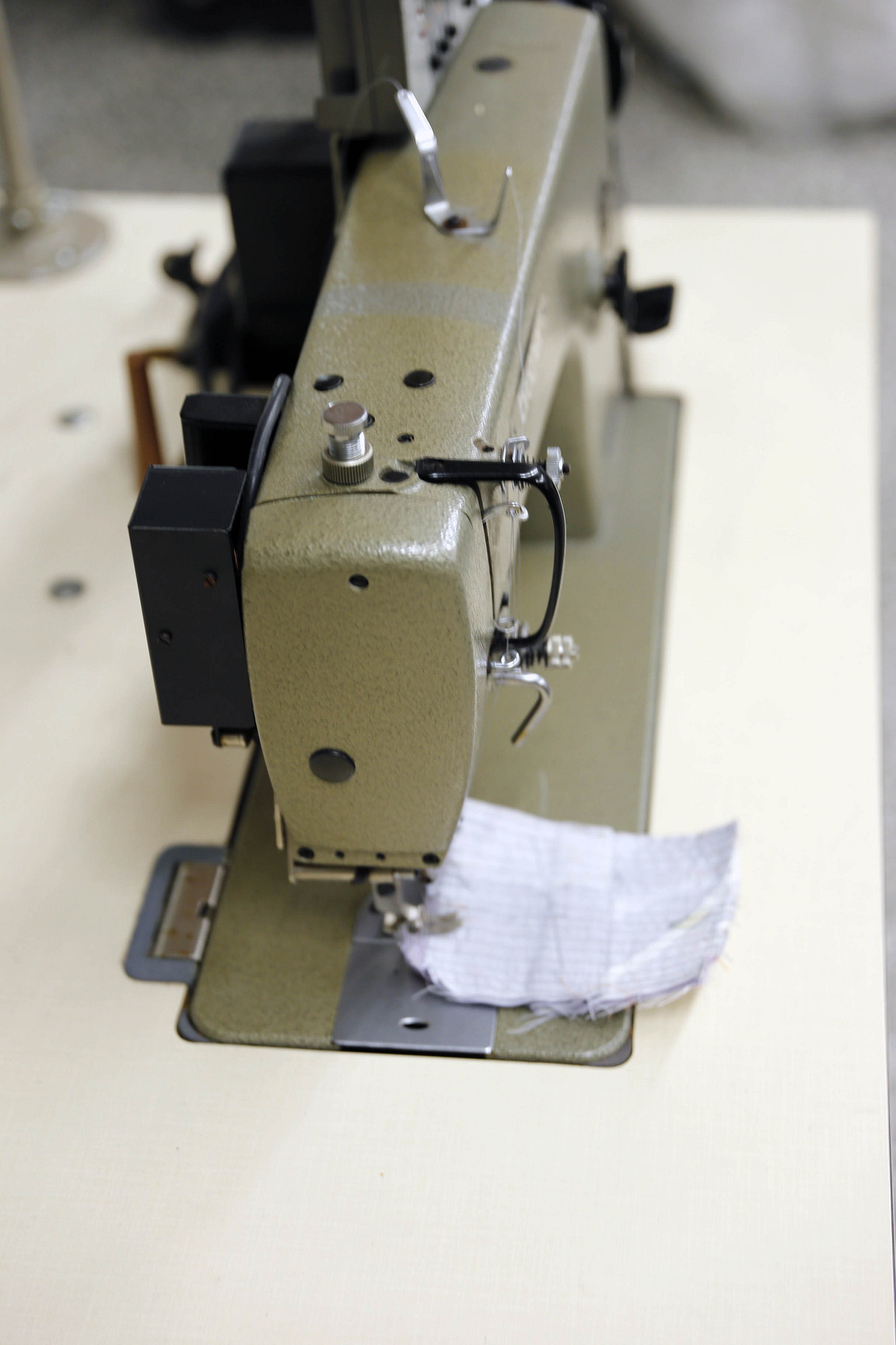 Brother DB2-B791-905AB teollisuusompelukone – neulasyöttö, langankatkaisu ja automatiikka, 380 V