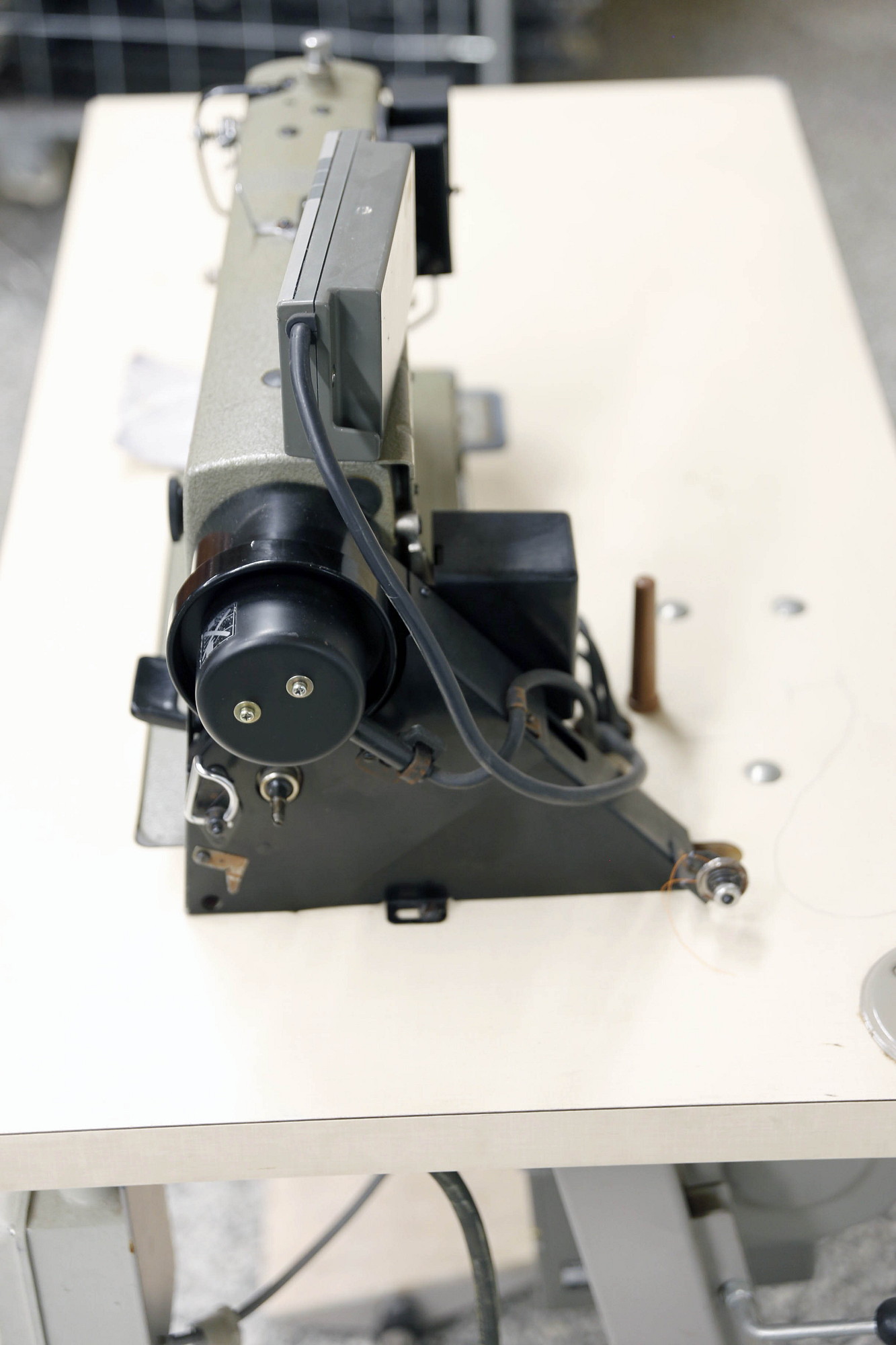 Brother DB2-B791-905AB teollisuusompelukone – neulasyöttö, langankatkaisu ja automatiikka, 380 V