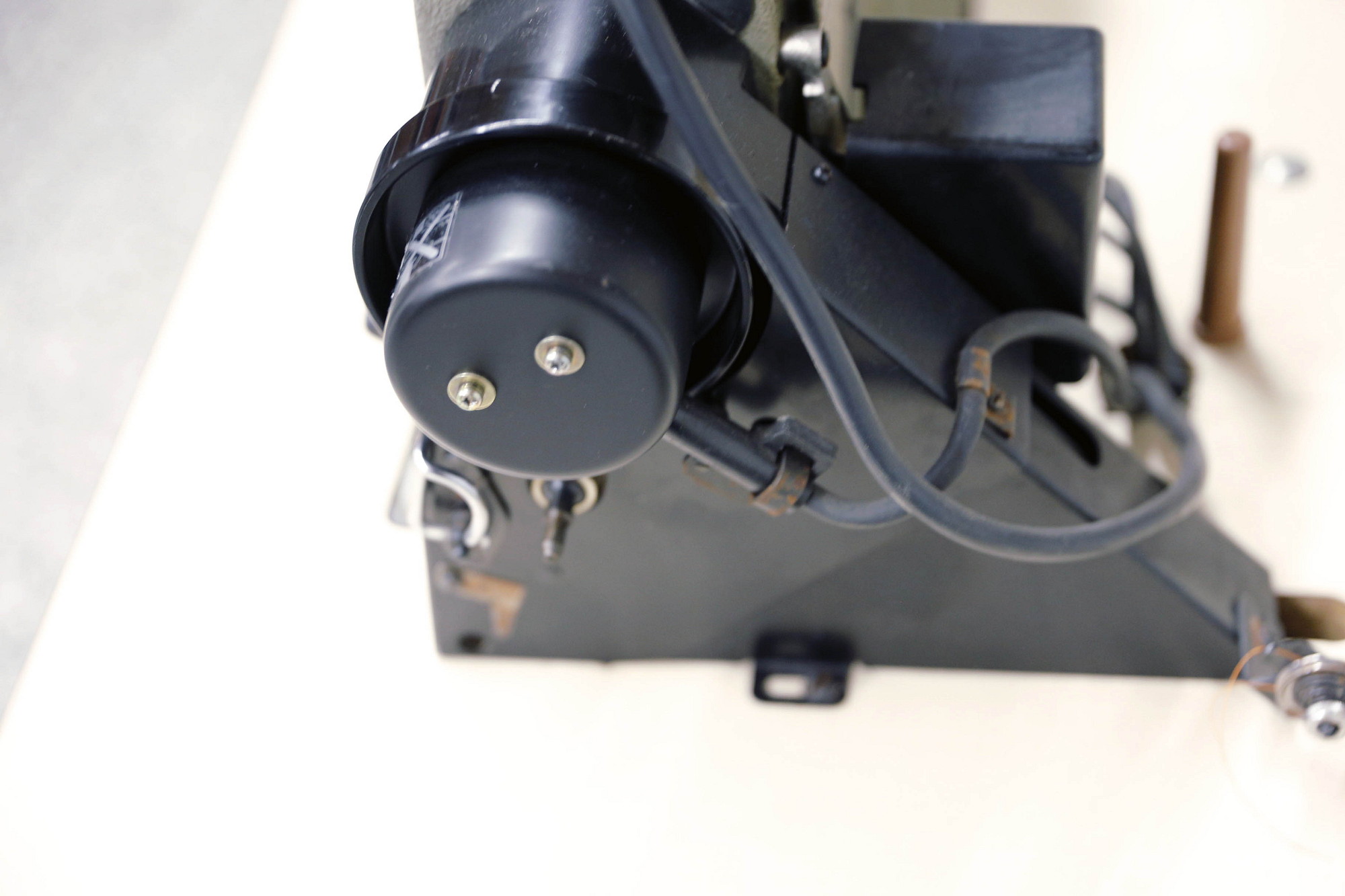 Brother DB2-B791-905AB teollisuusompelukone – neulasyöttö, langankatkaisu ja automatiikka, 380 V