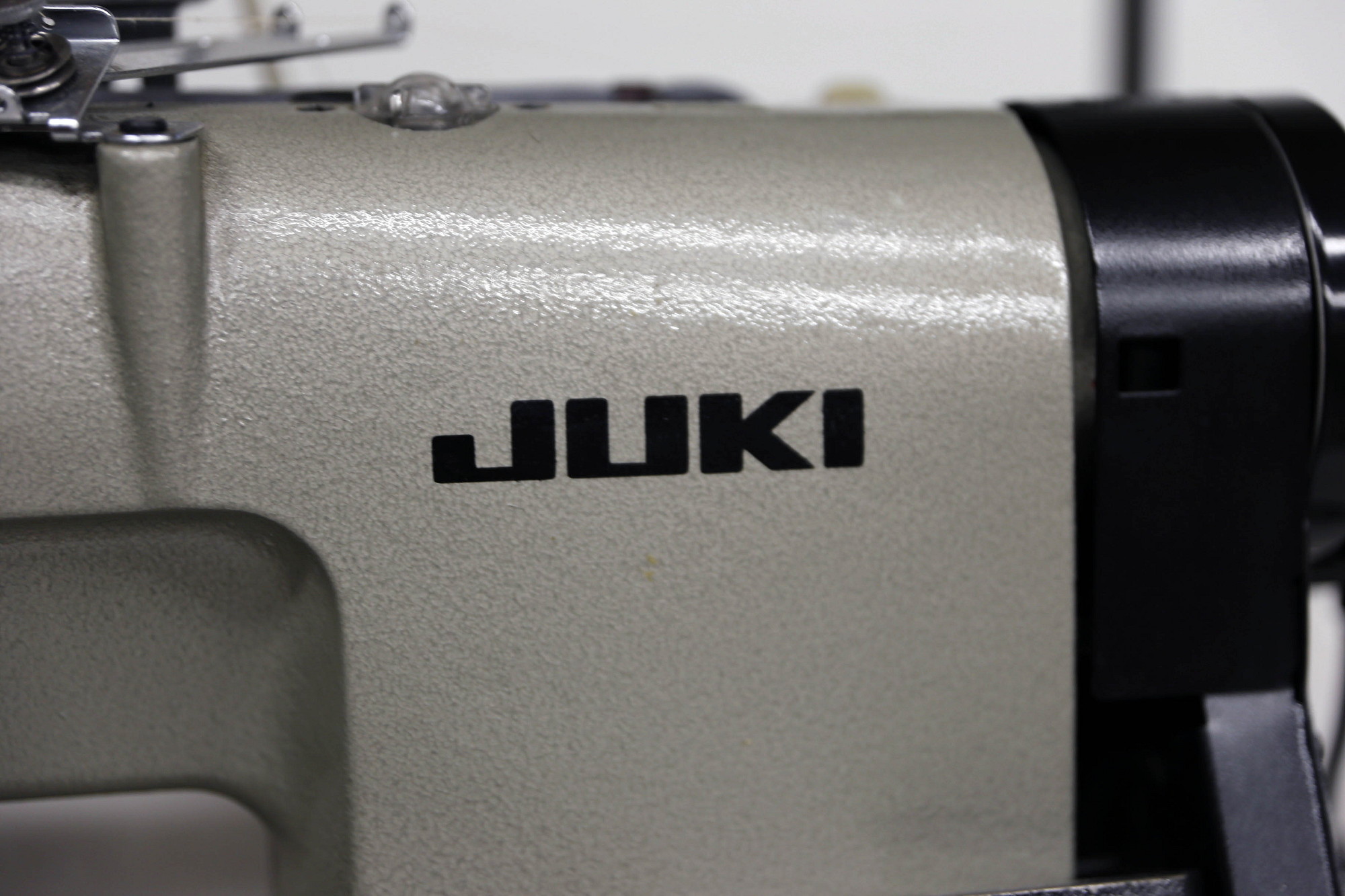 Juki LH-1182-4 kaksineulainen teollisuusompelukone - Image 12
