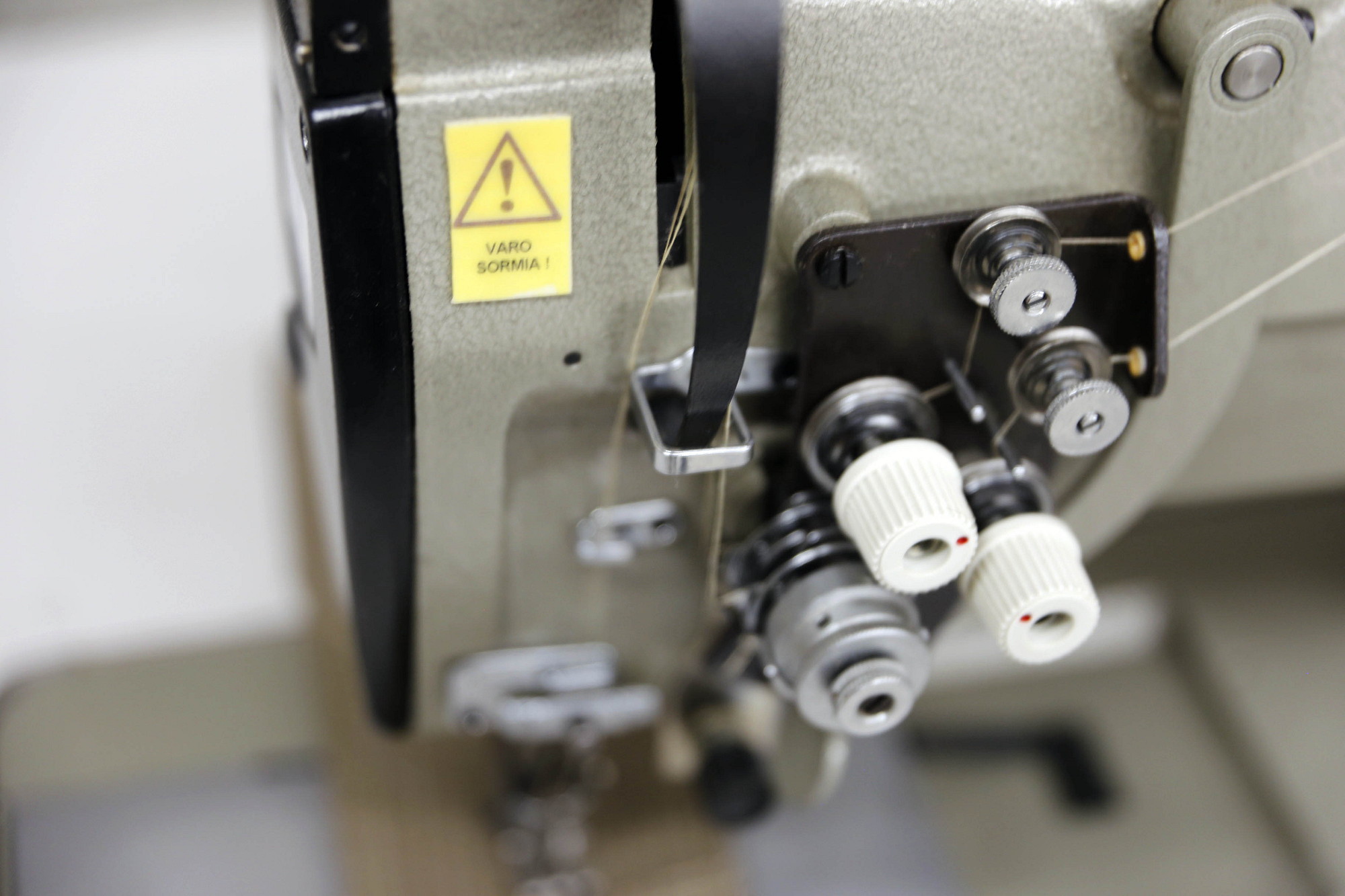 Juki LH-1182-4 kaksineulainen teollisuusompelukone - Image 15