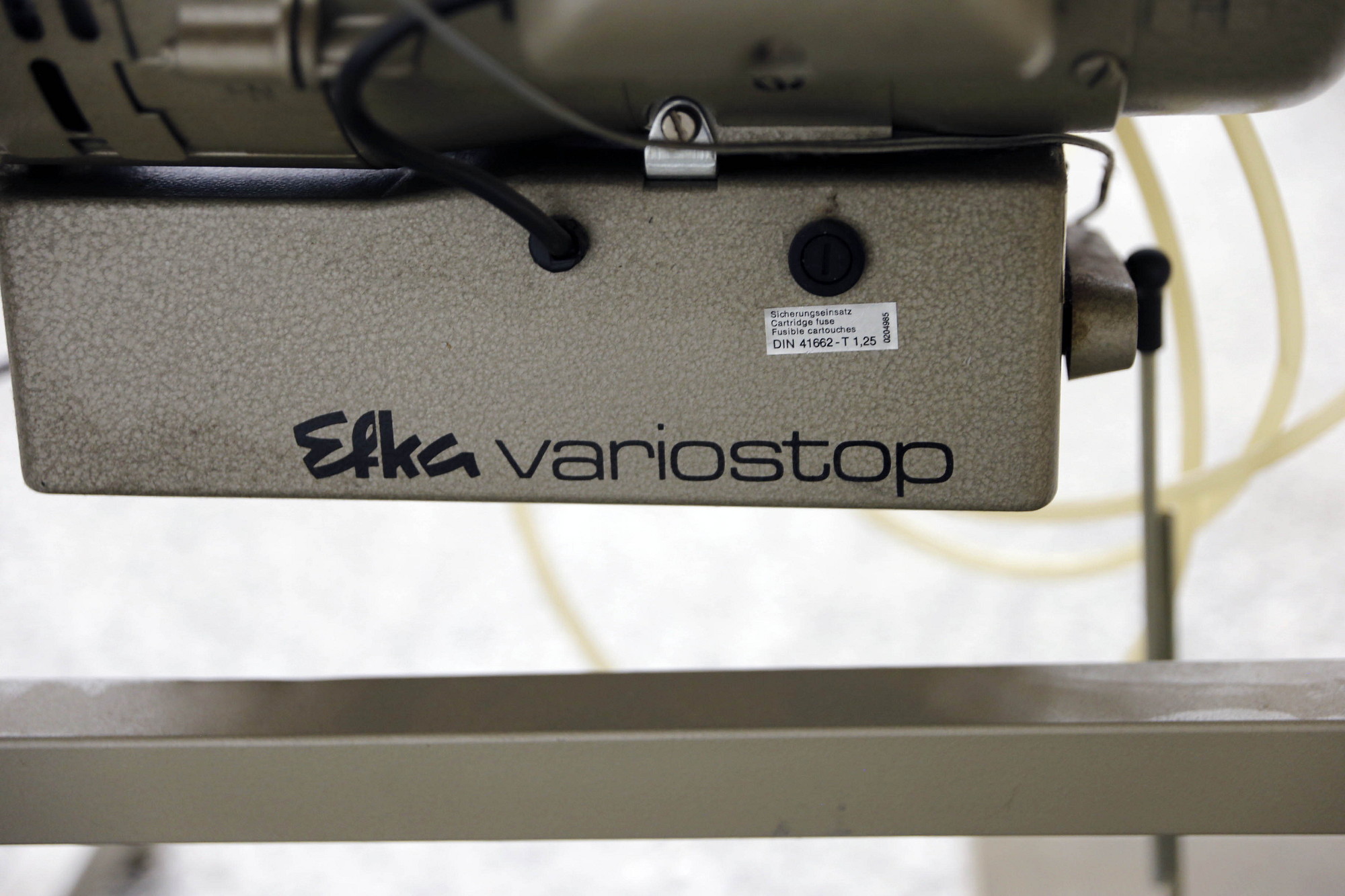 Juki LH-1182-4 kaksineulainen teollisuusompelukone - Image 32